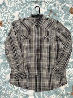 Men's Gray Plaid Button-Down Shirt with Chest Pockets